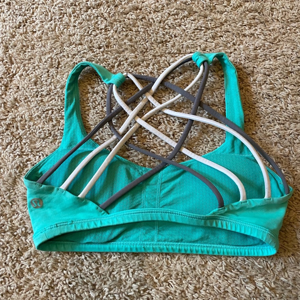 Lululemon sports bra